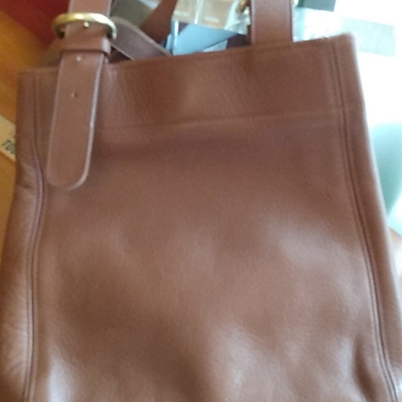 Brown leather coach bag - Picture 2 of 5